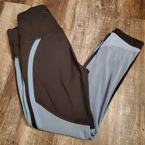 lululemon Zip The Line Crop leggings Black and Blue Size 8